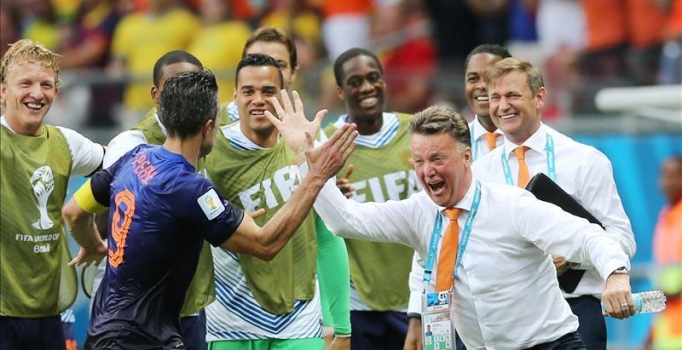 Van Gaal: Van Persie'nin gideceğini hissetmiyoruz