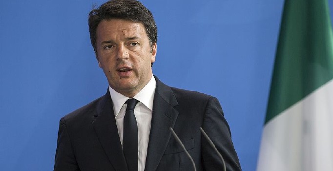 Slovakya'daki AB Zirvesi'nde "Renzi" protestosu