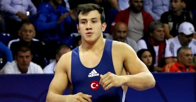Milli güreşçi Nail Seyyar dünya ikincisi oldu