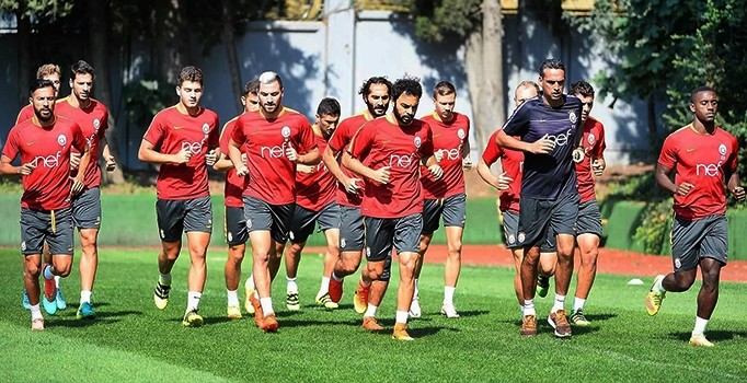 Galatasaraylı futbolcu önce kadro dışı bırakıldı sonra affedildi