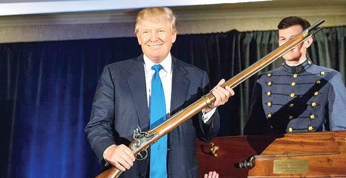 Hillary’ye silahlı gönderme