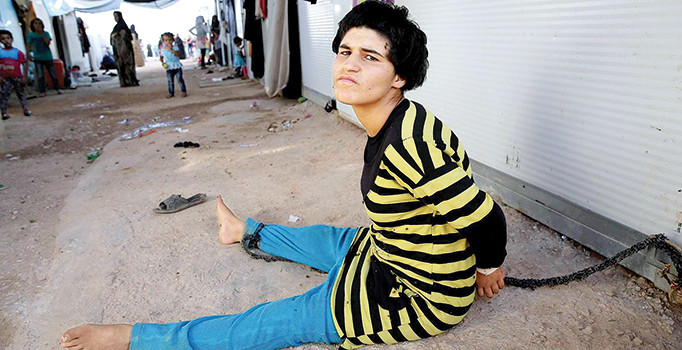 Yetim kampının esiri