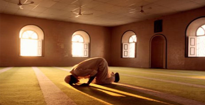 Bütün Müslümanları 6 dilde itikafa çağırıyorlar