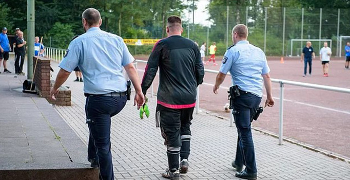 43 gol yiyen kaleciyi polis gözaltına aldı