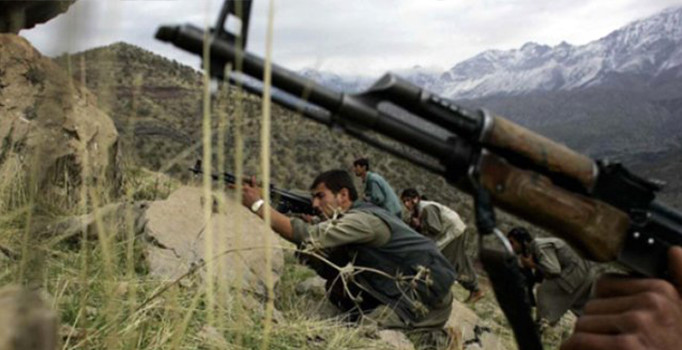 Kars'ta jandarmayla çatışmaya giren PKK'lı teröristler 1 askeri şehit etti!