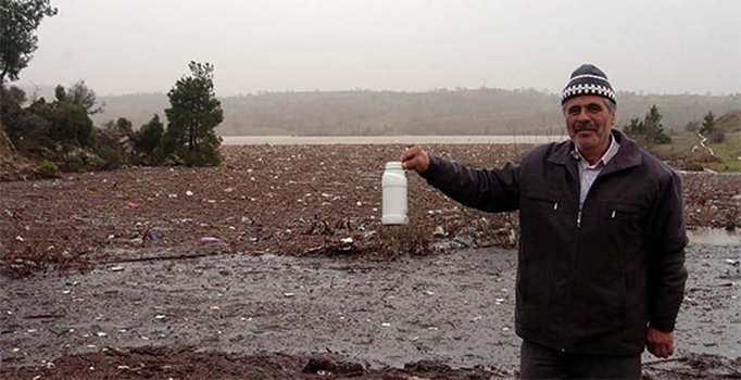 Çevreci muhtar çöplük alanı ağaçlandırdı