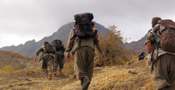 PKK, Afrin ilçesinde kendi saflarına katmak istediği kişilerin babalarını kaçırıyor