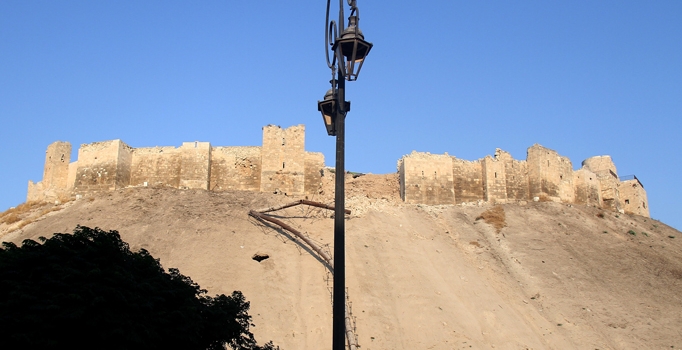 Esad güçleri fark edilen 
tüneli bombaladı