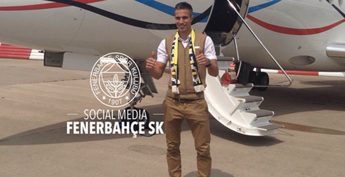 Van Persie'nin geliş saati resmen açıklandı