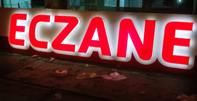 Eczane tabelasına ışıklandırma yasağı