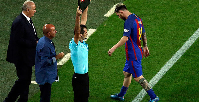 Barcelona'da Lionel Messi maça devam edemedi!