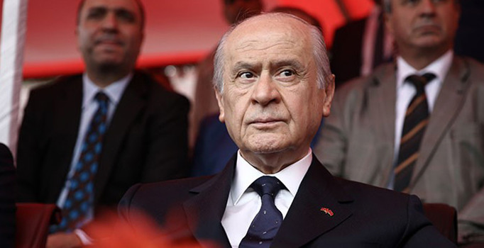 Bahçeli'den çok konuşulacak açıklamalar: Referandum sloganını açıkladı