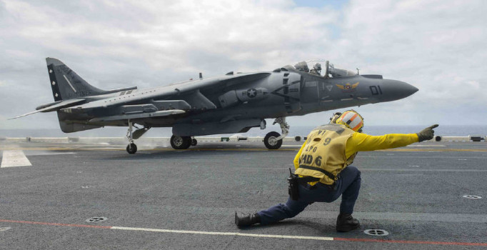ABD'ye ait bir savaş uçağı Japonya'da düştü