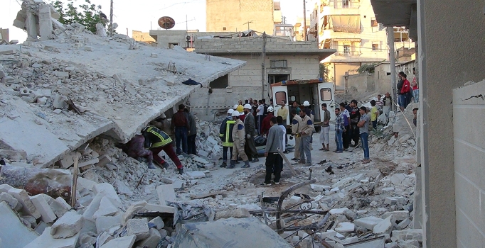 Suriye'de çarşıya bombalı saldırı: 35 ölü, 50 yaralı