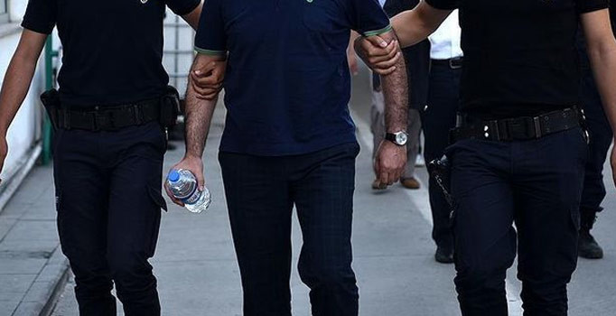 Adana'da FETÖ operasyonu: Ünlü tatlıcı gözaltına alındı