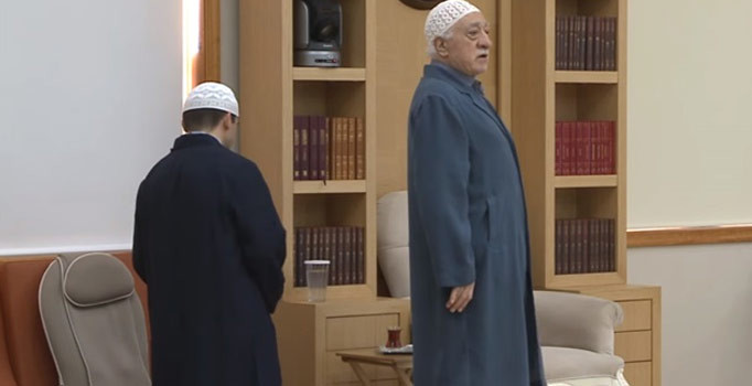 FETÖ lideri Fetullah Gülen'den koltuk değiştirme numarası