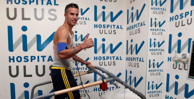 Van Persie, sağlık kontrolünden geçti