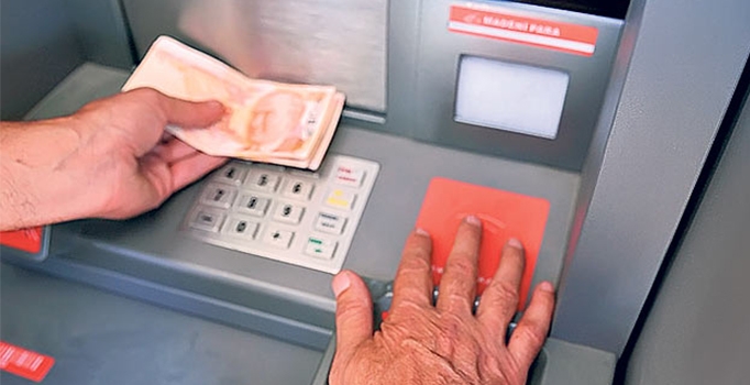 Emeklilere 100 TL zam önergesi Meclis'ten geçti