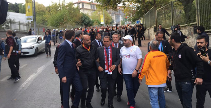 Galatasaray Başkanı Dursun Özbek'ten tarihi yürüyüş - Son dakika spor haberleri