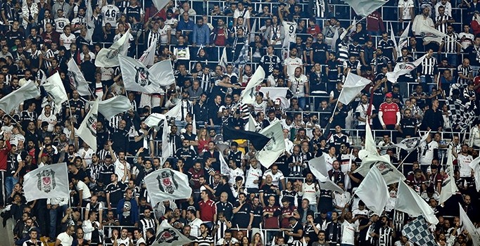 Beşiktaş Galatasaray derbisinin sürpriz bir konuğu vardı