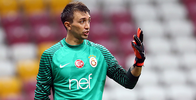 Vodafone Arena'da Muslera ile kaleci antrenörü arasında kriz!