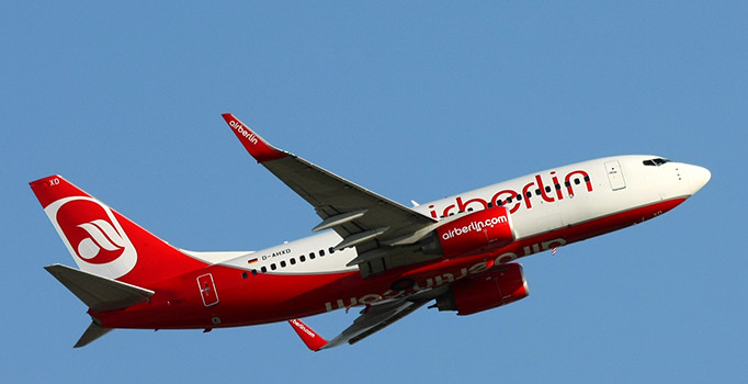 Almanya'nın ikinyi büyük havayolu şirketi Air Berlin bin kişiyi işten çıkaracak