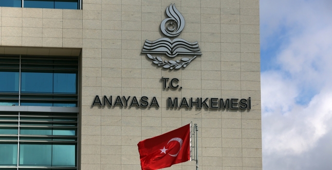 Davutoğlu: AYM dershane 
kararıyla yürütmeyi çiğnedi