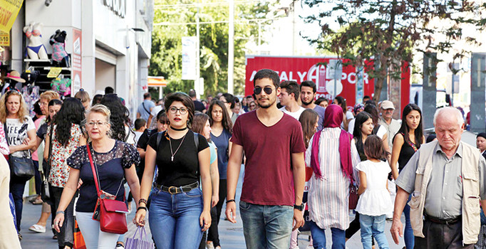 Doç. Dr. Özgür Arun: Genç nüfus üretime dahil edilmeli