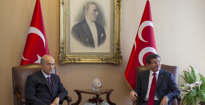Davutoğlu-Bahçeli görüşmesinde 4 dakika fark