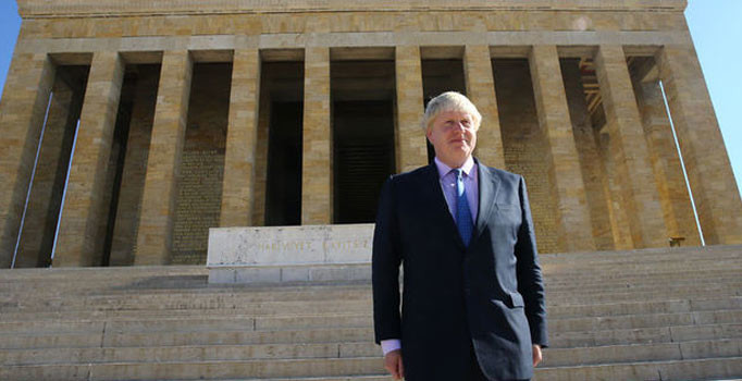 İngiltere Dışişleri Bakanı Johnson Anıtkabir'i ziyaret etti