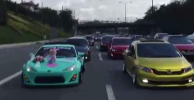 TEM otoyolunu kapatıp drift yapanlar yakalandı