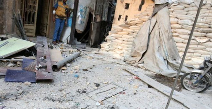 Doğu Halep'teki son iki hastane bombardımanla devre dışı bırakıldı