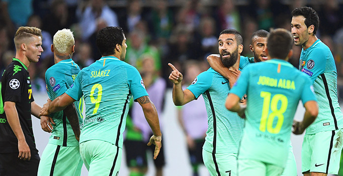 Arda Turan sahneye çıktı, Barça kazandı | Mönchengladbach 1-2 Barcelona