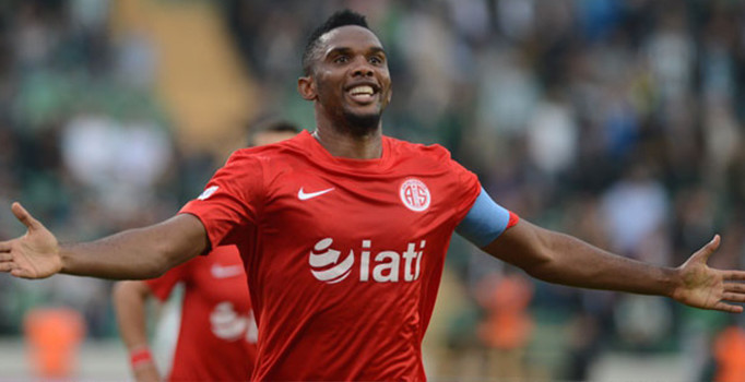 Antalyaspor'da süresiz kadro dışı bırakılan Eto'o affedildi