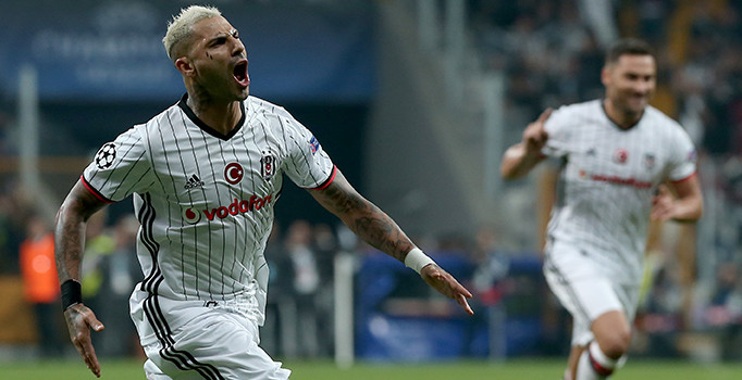 Beşiktaş'ın yıldızı Quaresma'ya UEFA'dan çifte adaylık