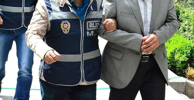 Bylock kullanan öğretmenlere operasyon: 11 kişi gözaltına alındı