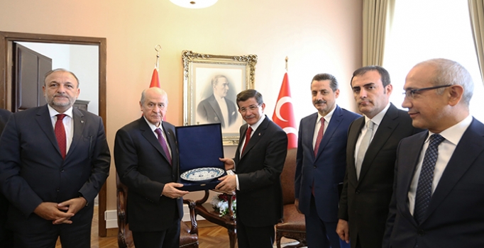 Davutoğlu-Bahçeli görüşmesine damga vuran fıkra