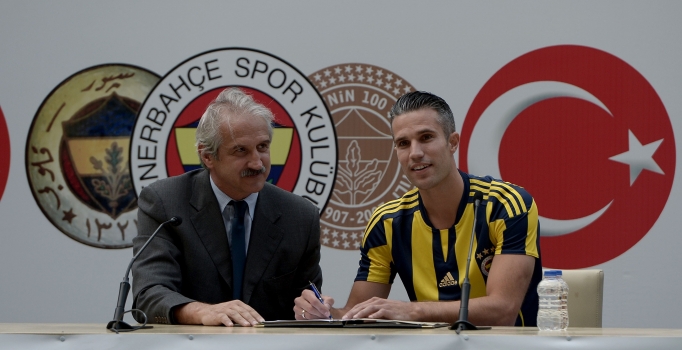 İngiliz gazetesinden şok Van Persie iddiası