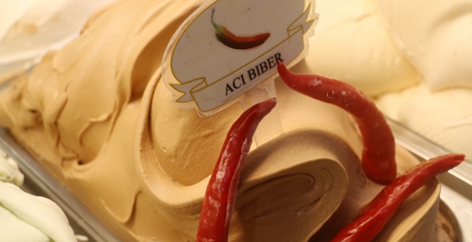 Acı biberli dondurma 
alır mıydınız?