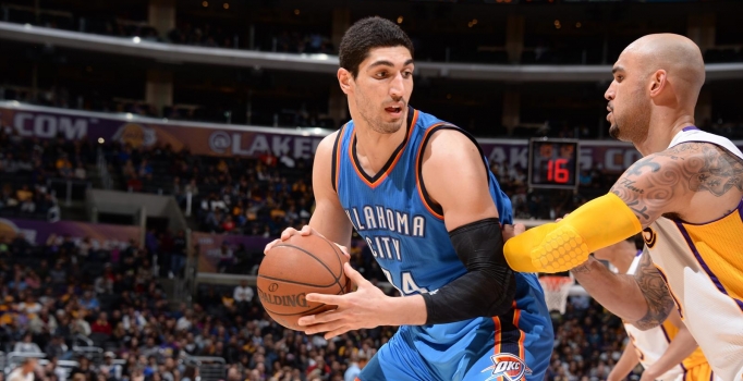 Enes Kanter'den üst üste 3. 'double double'