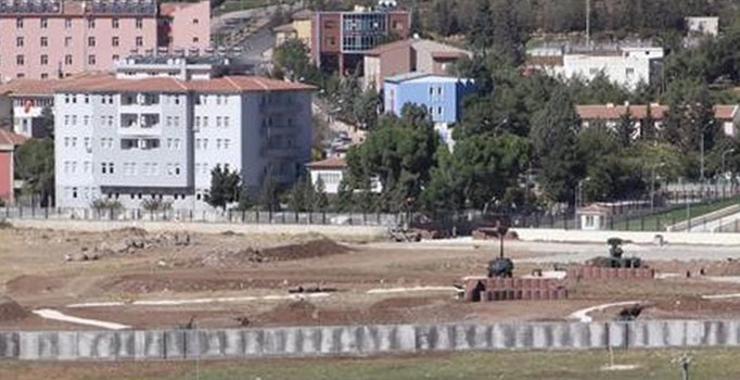 Suriye'den Kilis'e 3 roket atıldı - Son dakika haberleri