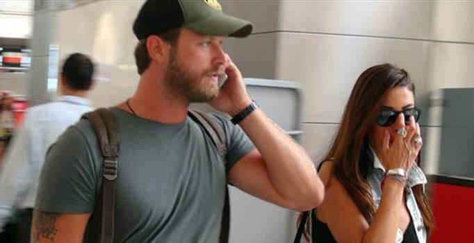 Kıvanç Tatlıtuğ, sevgilisi
 Başak Dizer'le tatile çıktı