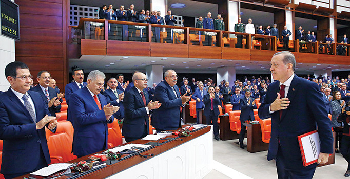 Erdoğan, Yenikapı dayanışmasının devam etmesi ve bu ruhla yeni anayasa yapılması çağrısı yaptı