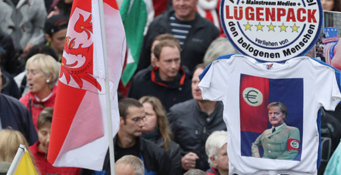 Almanya’nın birleşmesinin yıl dönümünde Merkel’e PEGİDA'dan protesto