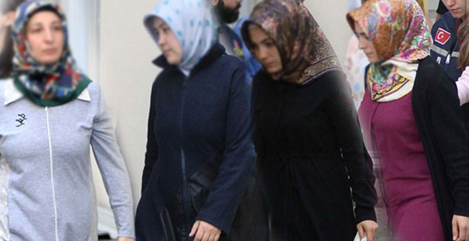 Uşak’ta FETÖ’den 14 ’abla’ adliyede