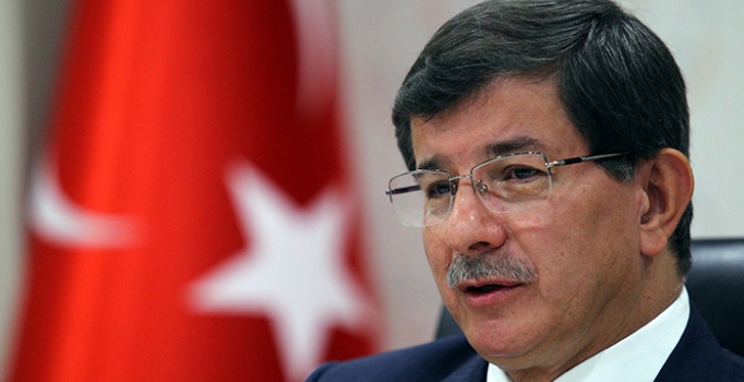 Davutoğlu: Seçim barajının 
düşürülmesinden yanayım