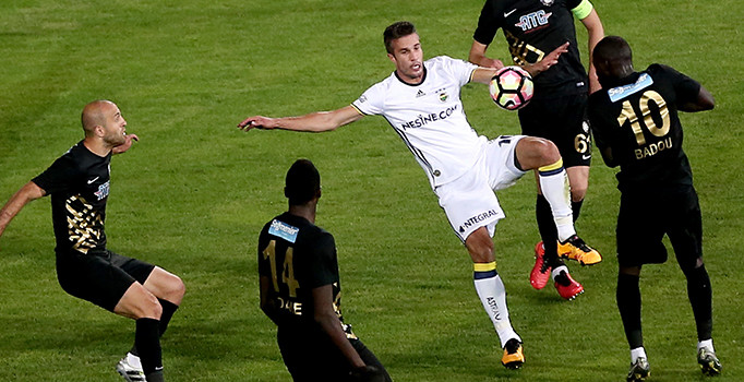 Semih'in unvanı artık Van Persie'de: Eskiden 'Uçan Hollandalı'ydı şimdi ise...