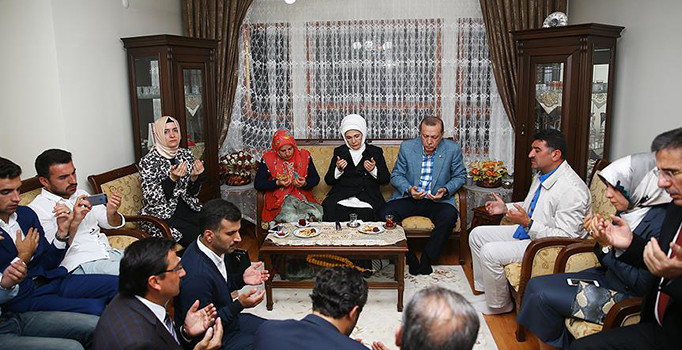 Cumhurbaşkanı Erdoğan’dan şehit yakını ve gazilere ziyaret