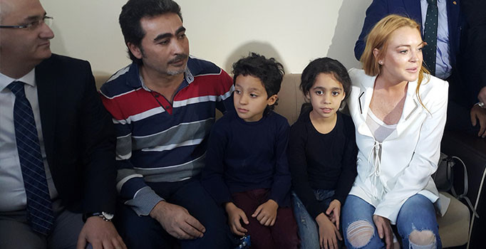 Lindsay Lohan, Sultanbeyli'de Suriyeli aileyi ikinci kez ziyaret etti