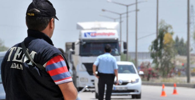 Adana polisi bomba yüklü araçlarla saldırıyı önledi | Son dakika haberleri